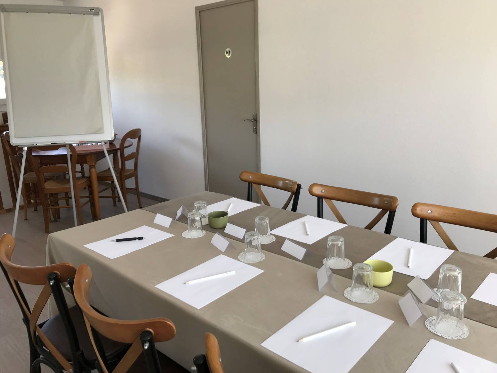 Où trouver une chambre d'hôtel proche d'Aubagne 13400 pour un déplacement professionnel ?